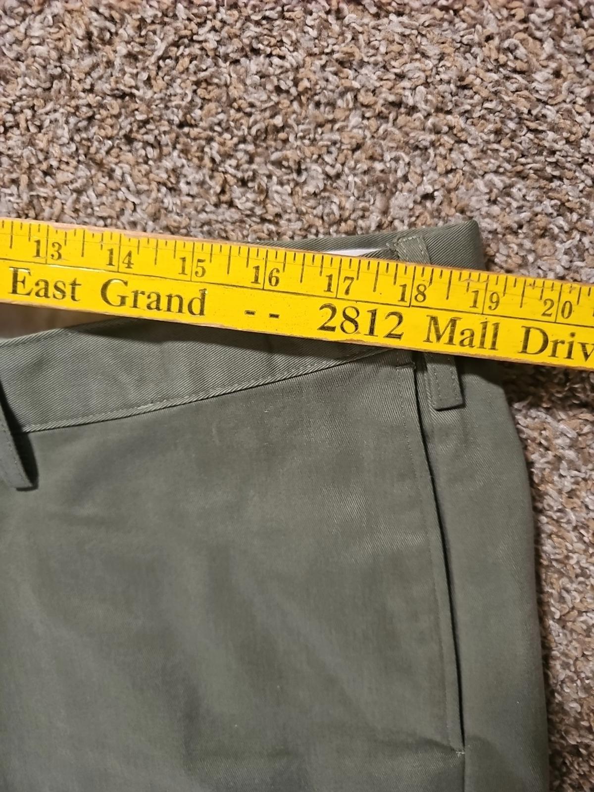 Lands End Sz 38 Traditional Fit Green Pants