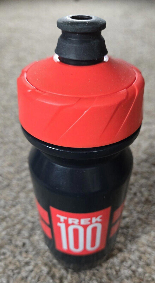 Trek 100 Back And Red 21oz Waterbottle