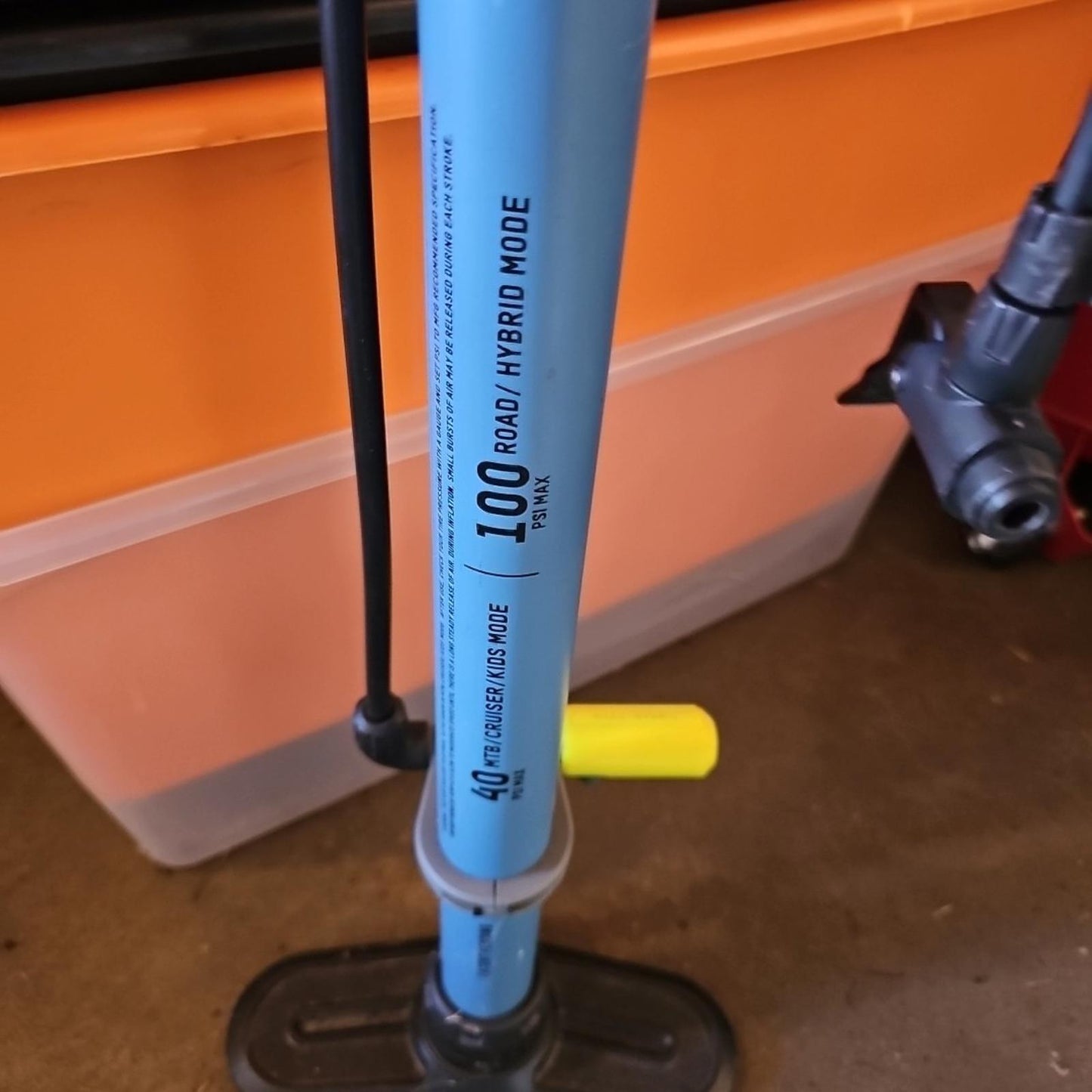 Blackburn Air Tower 2 Perfect Pressure Bike Floor Pump Blue