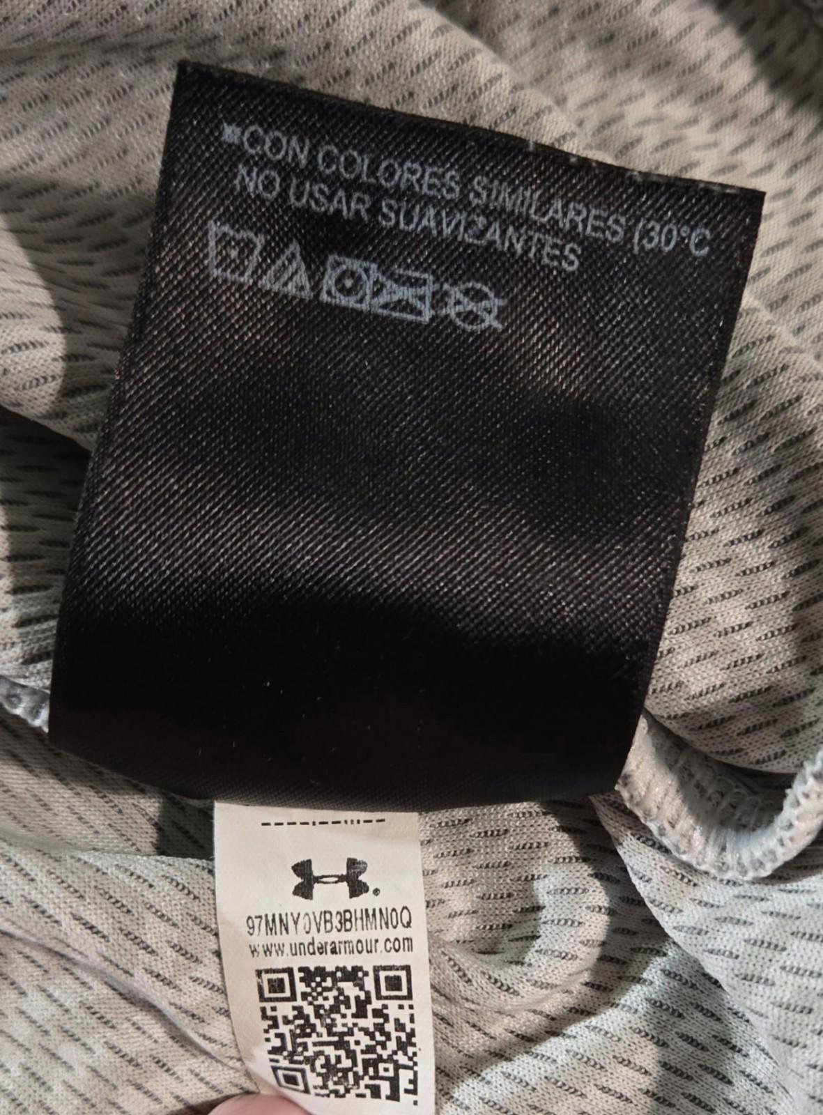 under armour loose long tail hoodie Small