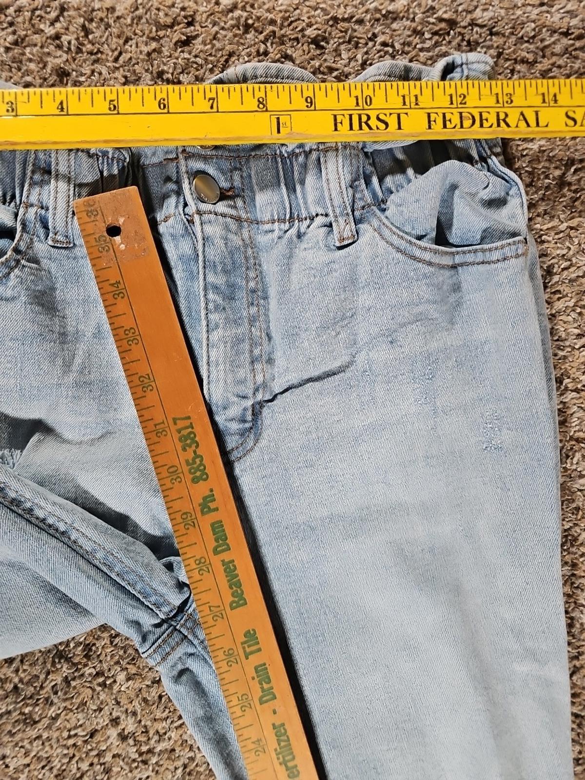 Tinseltown Sz 3 Distressed Light Wash Slim Jeans