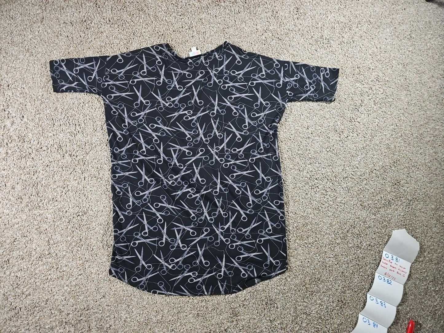 LuLaRoe Hair Stylist Barber Shears Scissors Smock Shirt S