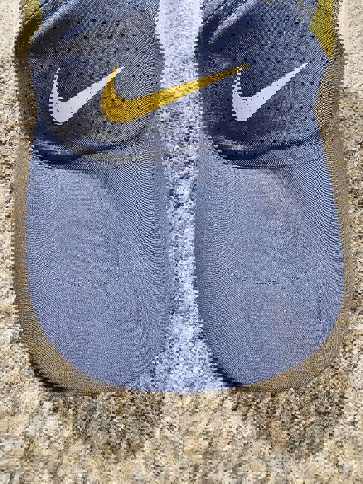 NIKE Tailwind dri-fit 5 panel hat blue yellow speckled Strap