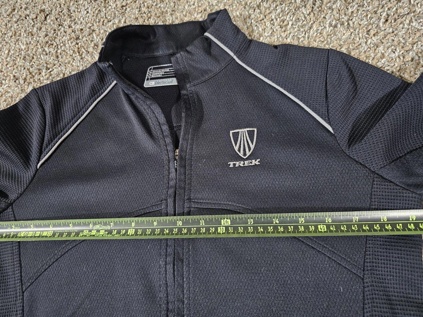 TREK full zip cutter & buck drytec MEDIUM SEE MEASUREMENTS