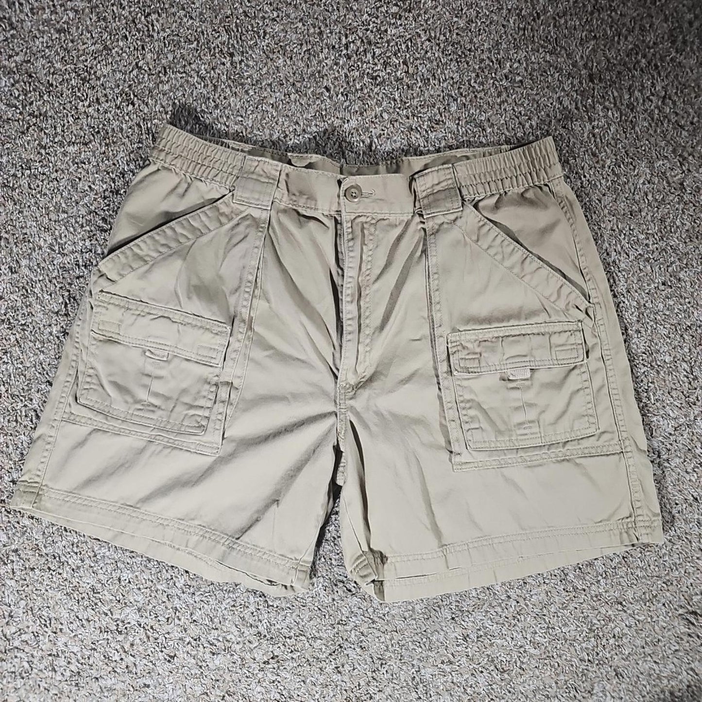 St. John's Bay Mens Beige Cargo Shorts Sz 40 Casual Utility