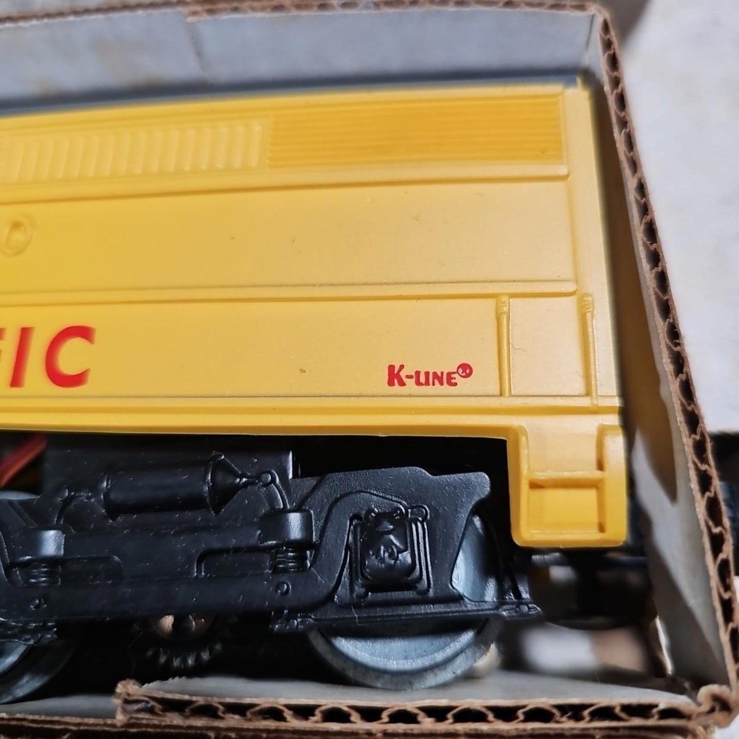K-Line electric train Diesel Engine dual motor K2108 0/027 Gauge