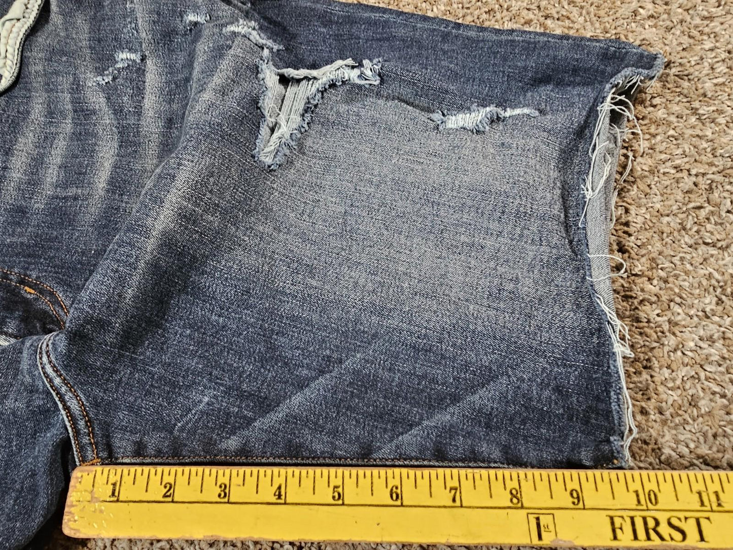 American Eagle Destroyed Cutoff Jeans Size 42