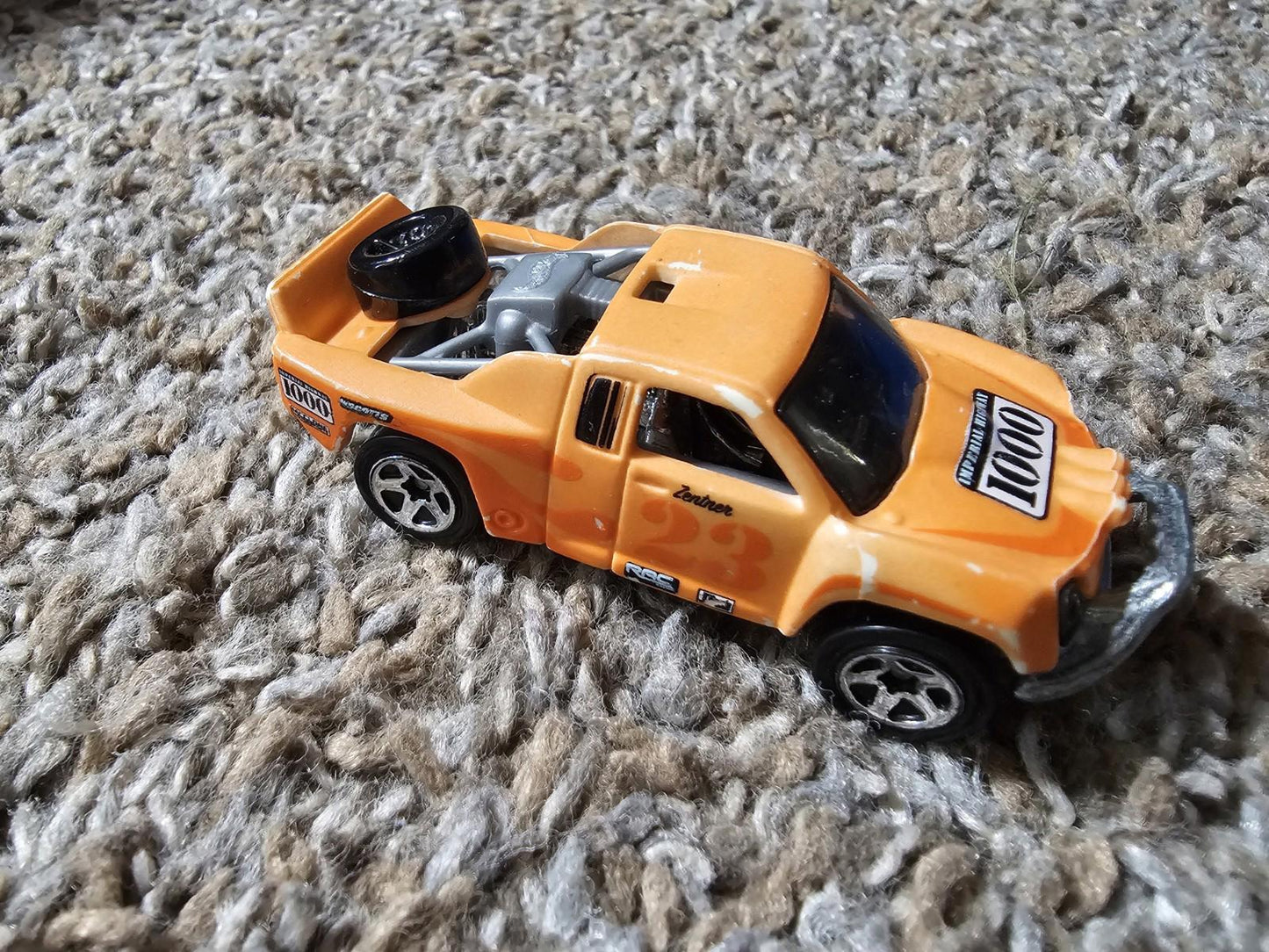 Hot Wheels Mattel 2004 Orange Off Track Race Car Diecast 1:64
