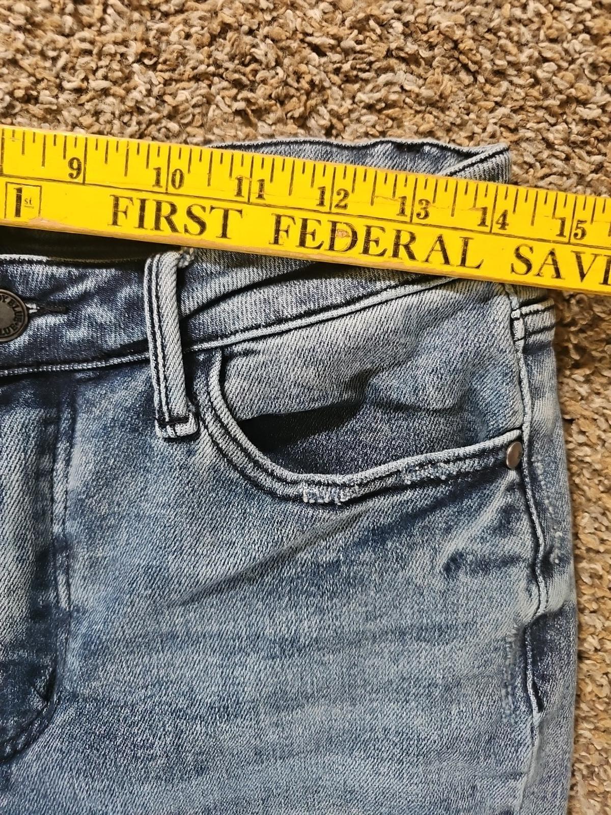 Judy Blue Los Angeles Slim Fit 7/28 Jeans
