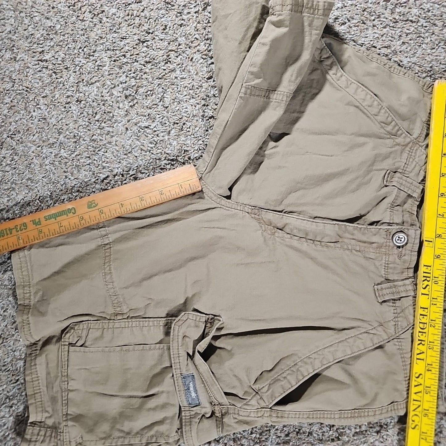 Wrangler Sz 32 Relaxed Fit Cargo Shorts
