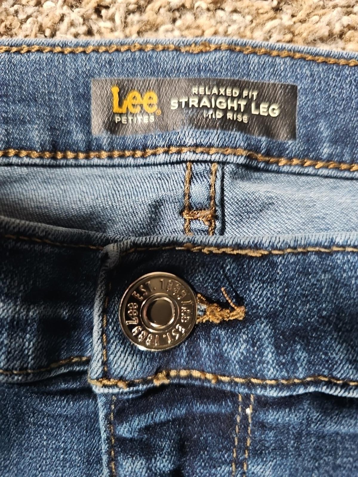 Lee Relaxed Fit Straight Leg Midrise 14 Petite