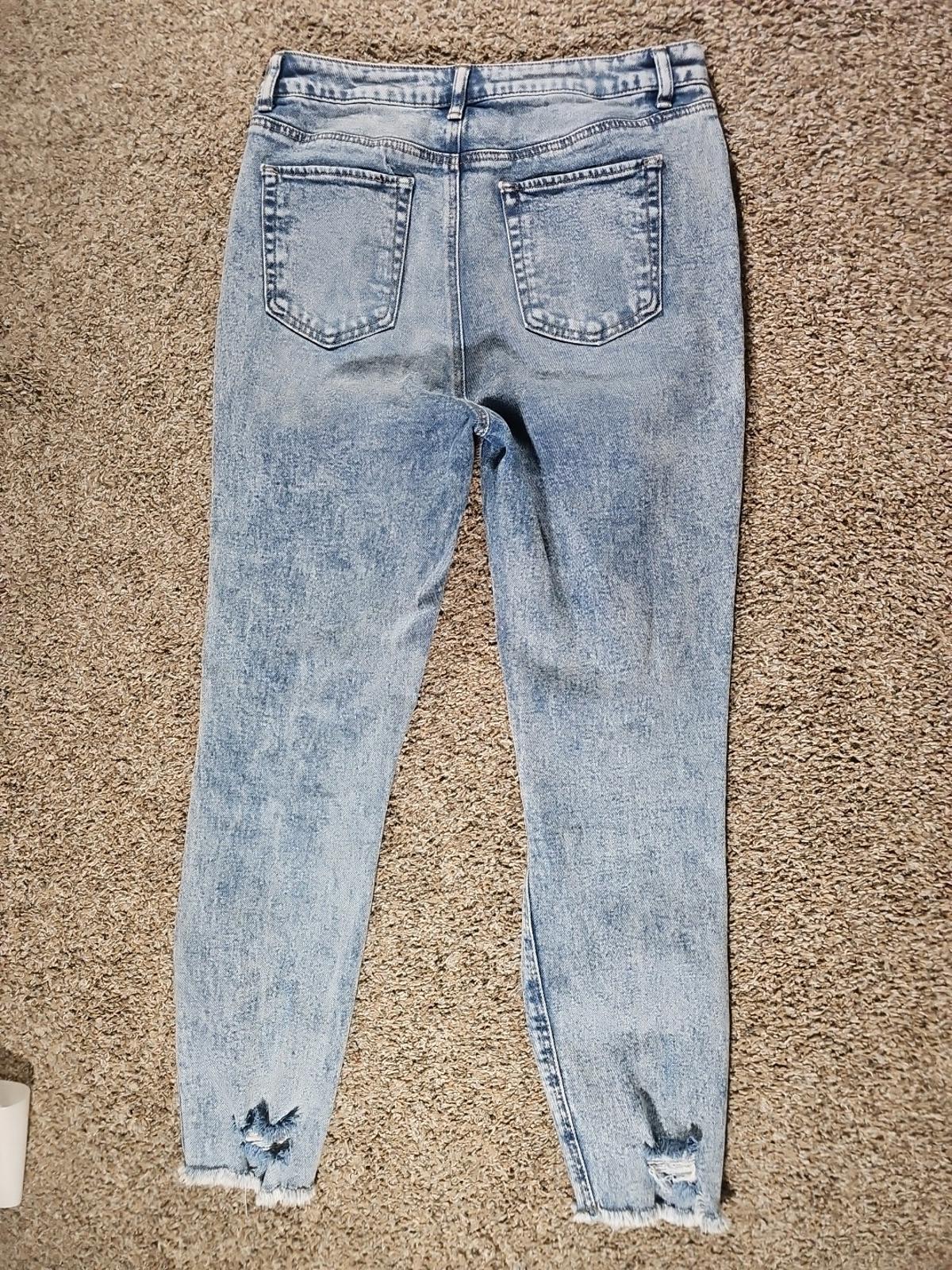 Tinseltown Sz 11 Destroyed Light Wash Slim Jeans