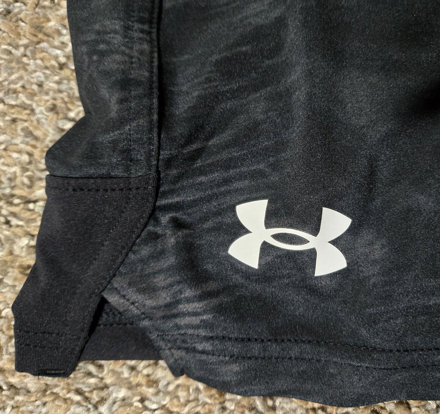 Black Gray Under Armour  Heatgear Loose Basketball Shorts L