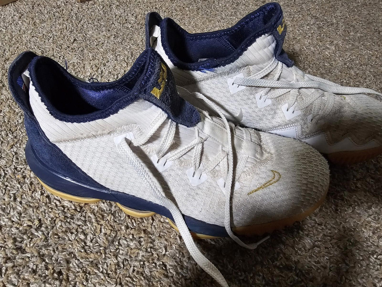 NIKE C12668-101 Basketball Shoes LeBron 16 Low USA Sz 9.5