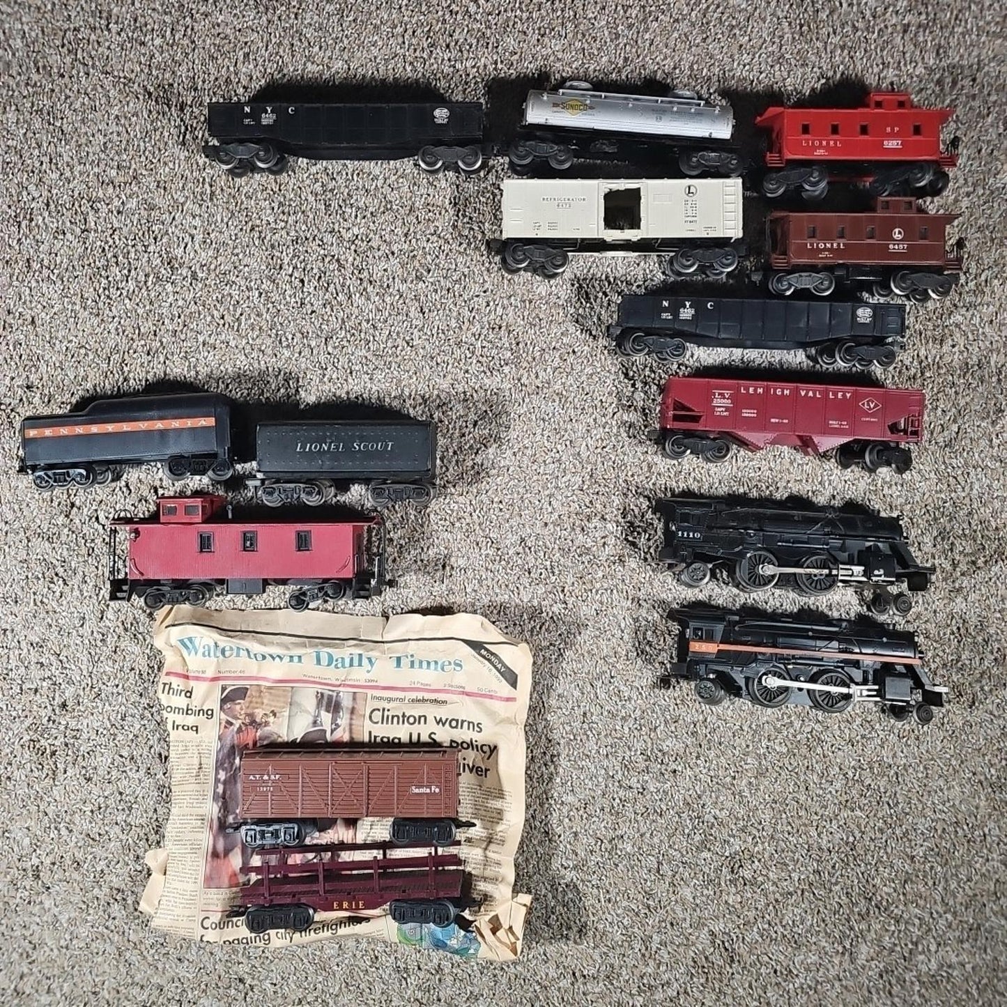 Lionel Train Set Engine 250 & 1110 Various Cars, Materials, & Connections