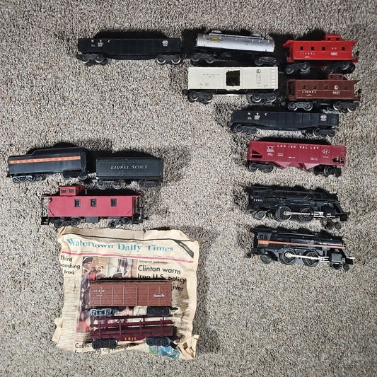 Lionel Train Set Engine 250 & 1110 Various Cars, Materials, & Connections