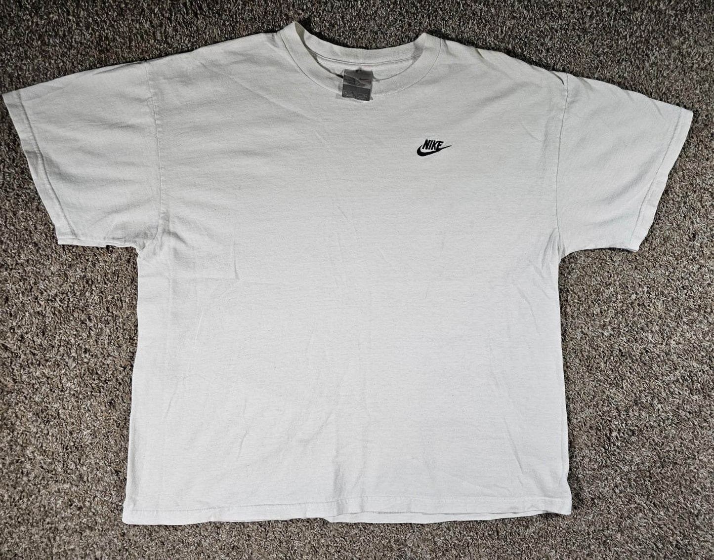 XL White NIKE t-shirt Some Yellowing