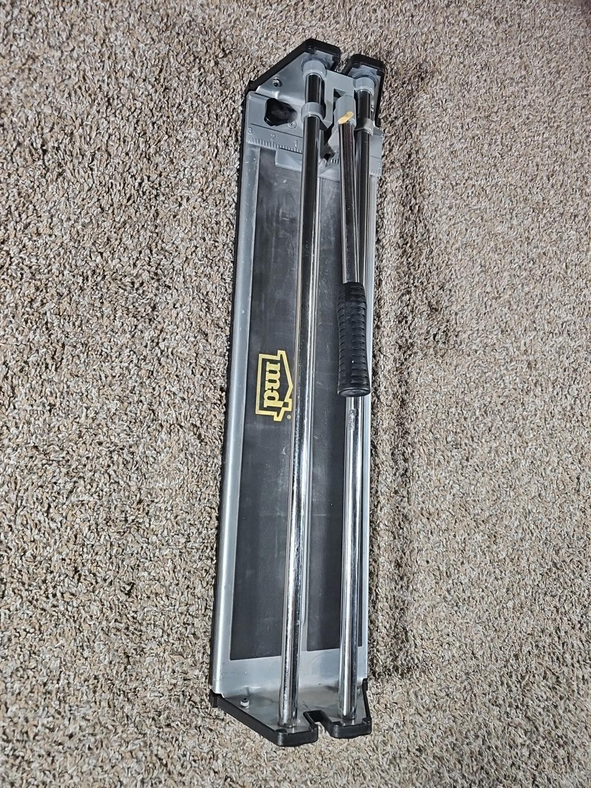 Used MD BUILDING TILE CUTTER - SEE Measurements