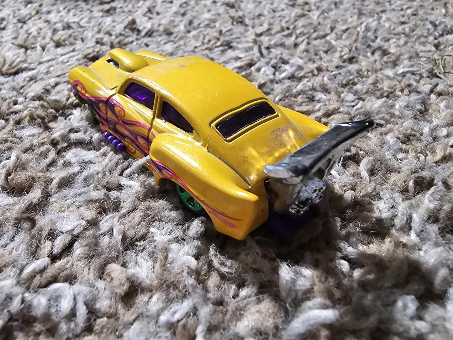 Mattel Hot Wheels Jaded Diecast Car Advent Calendar 2001 Yellow