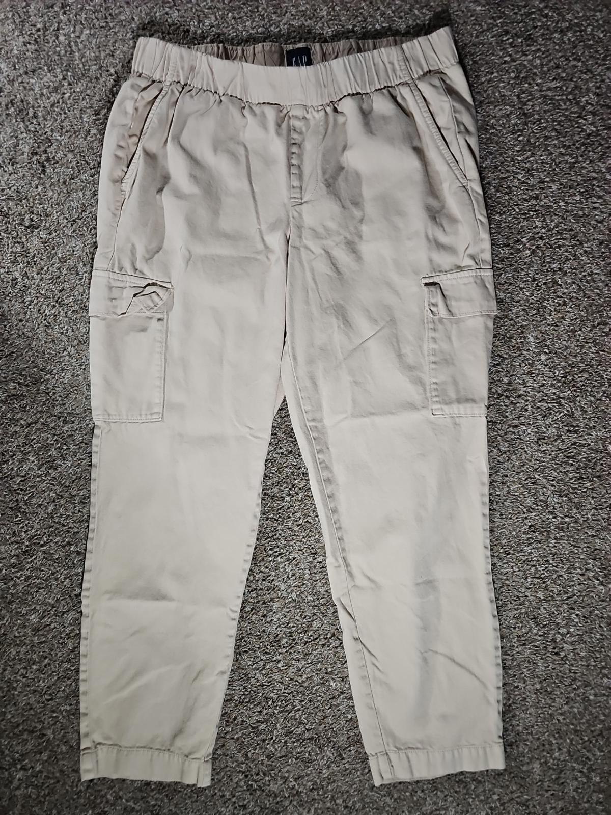 GAP sz L Khaki Cargo Pants