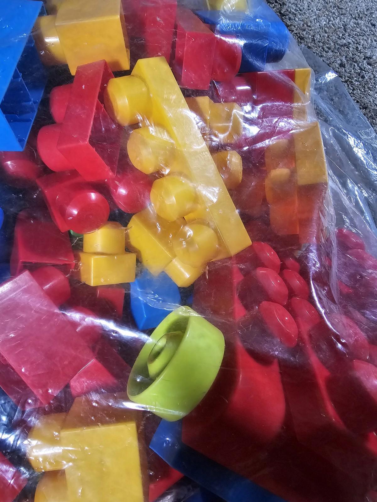 5lb 6oz Lot Of Mega Blocks & LEGO