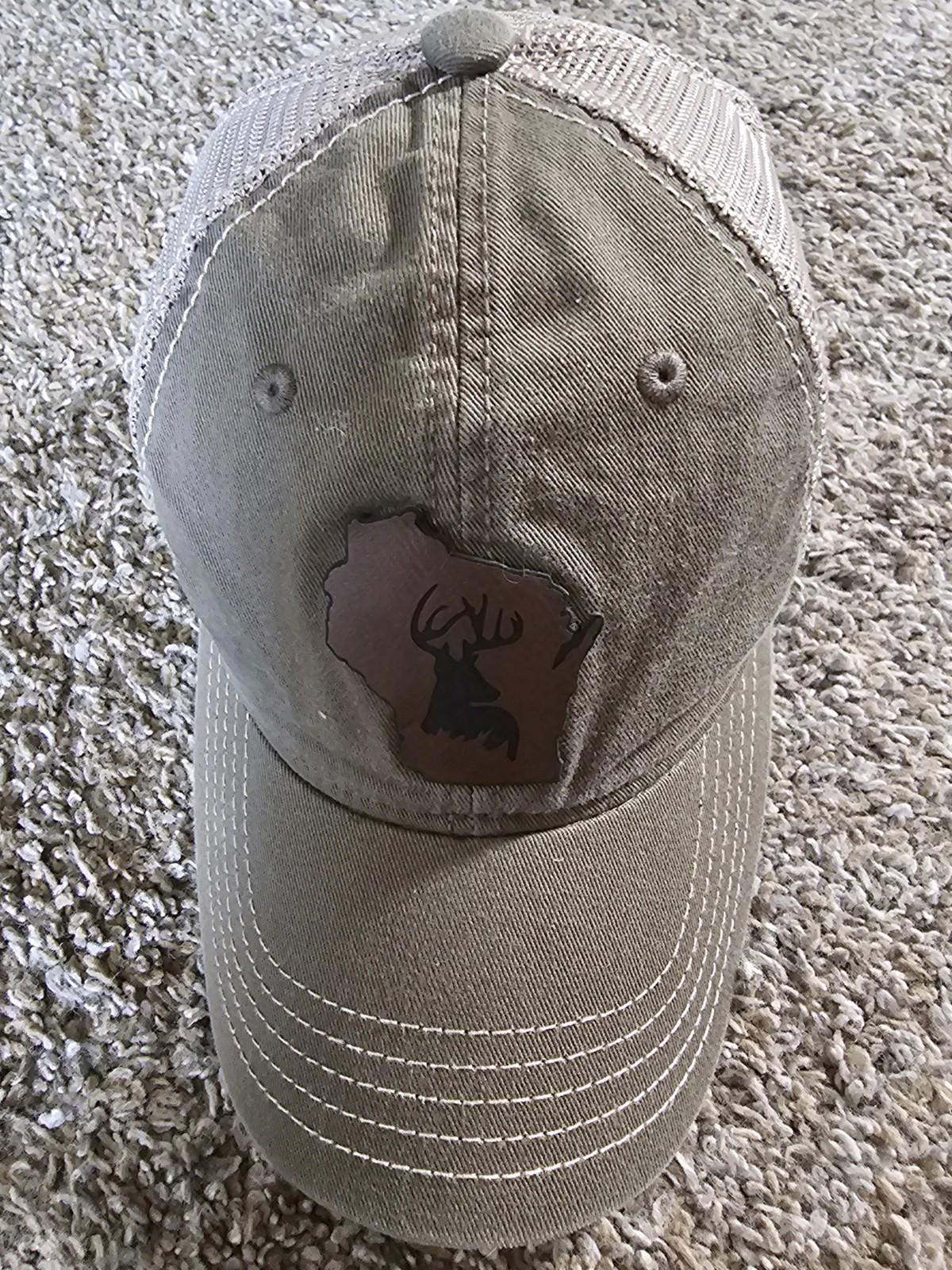 Wisconsin Buck deer DISTRICT mesh snapback trucker hat