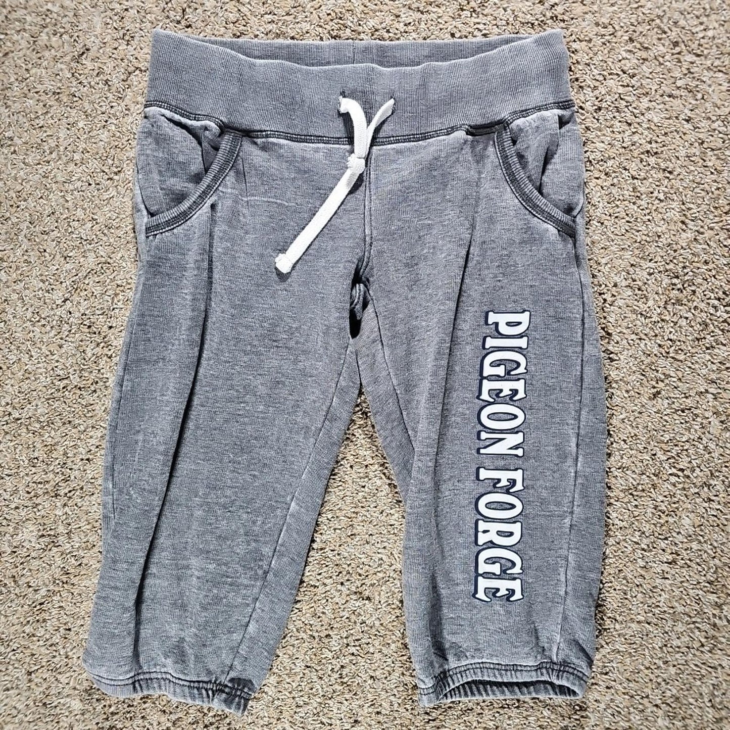 Pigeon Forge XL Capri Sweatpants