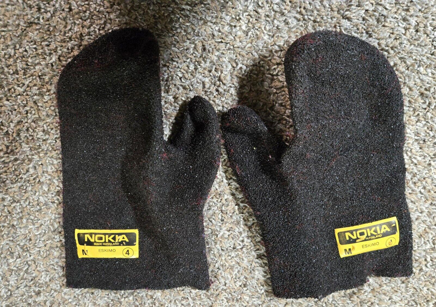 Nokia Eskimo Gloves Made In Finland Size Medium Top Mittens