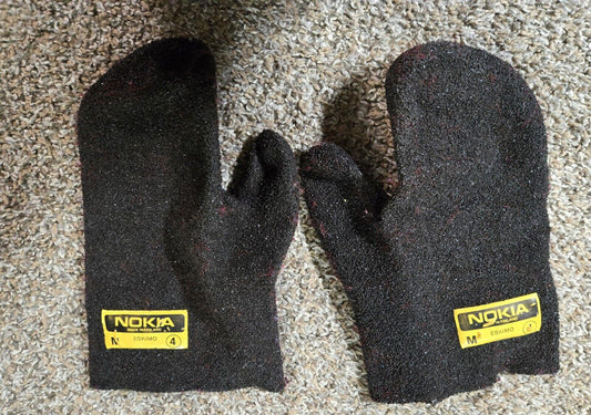 Nokia Eskimo Gloves Made In Finland Size Medium Top Mittens