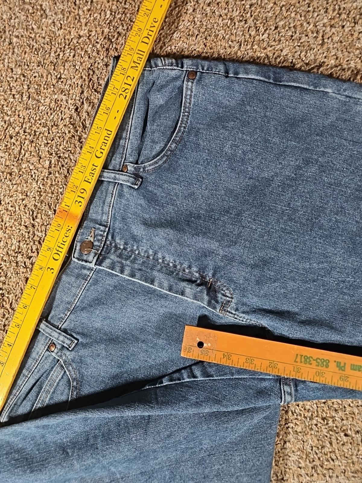 Lee Relaxed Fit 18M Jeans