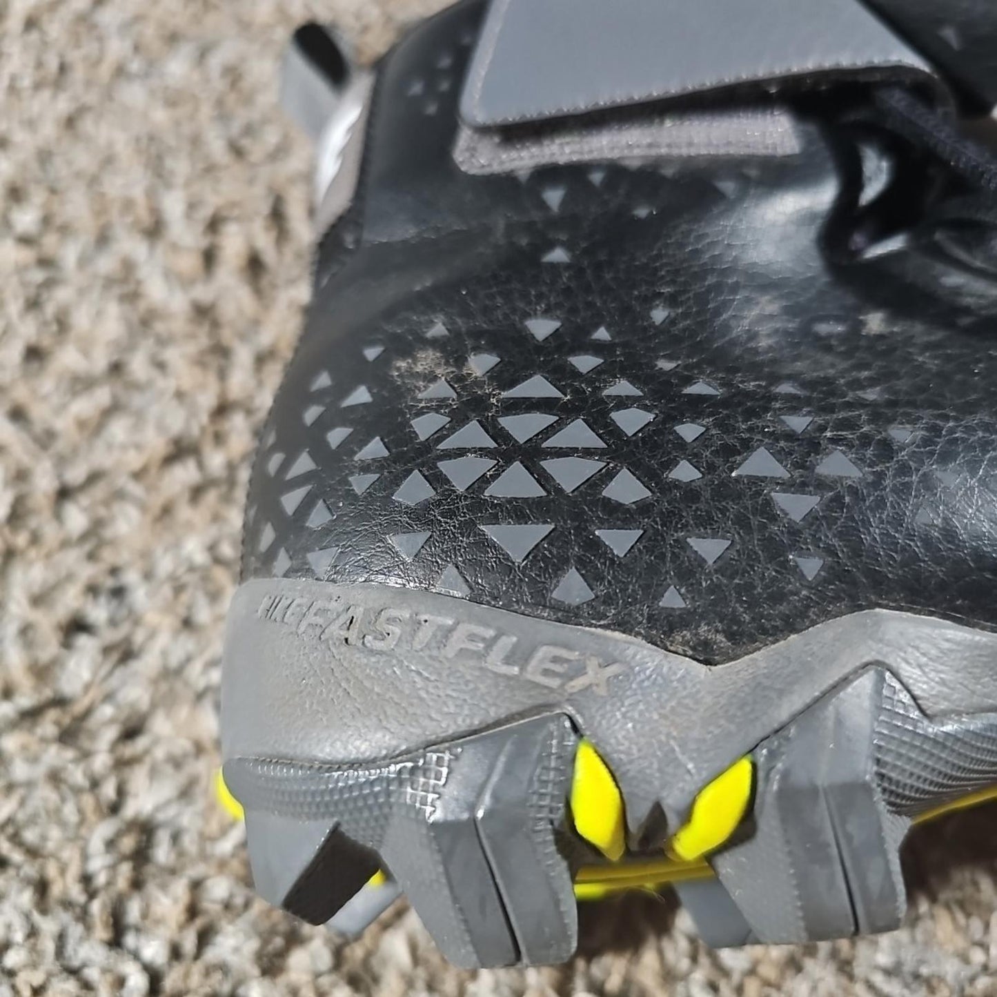 Nike Fastflex Cleats 6Y Black Gray used 880133-002