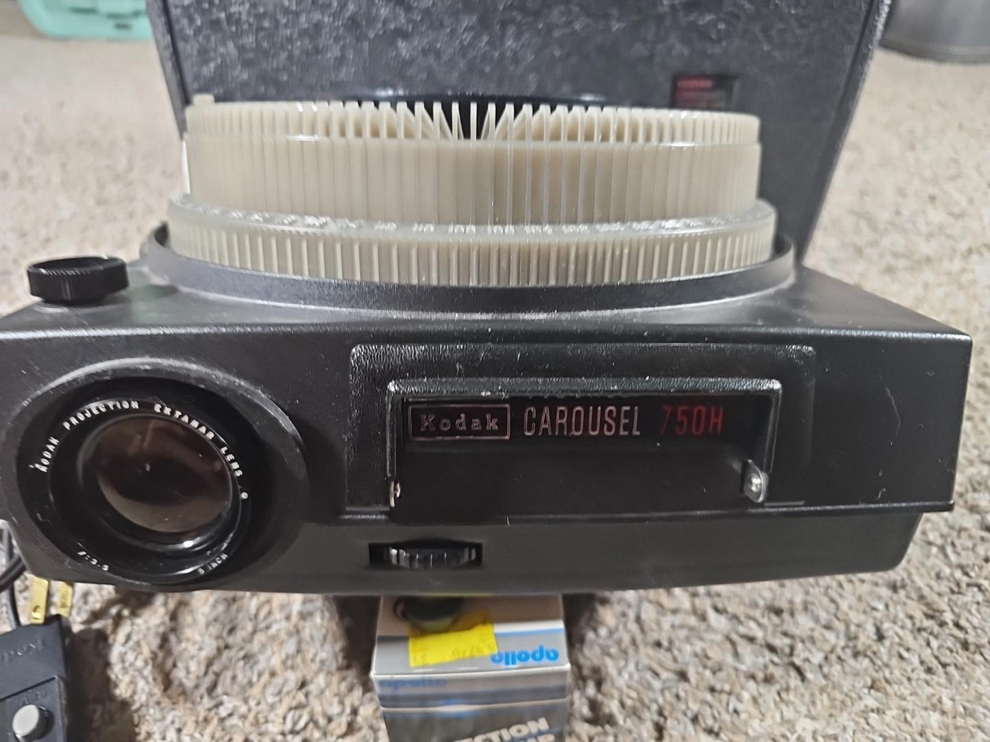 Kodak Carousel 750H Slide Projector Works with Remote and Original Case