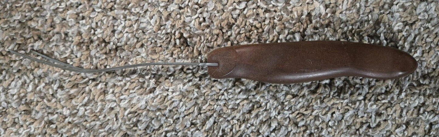 CUTCO No. 26 Chefs Carving, Serving Fork Dinner Utensil Brown Handle Made In USA