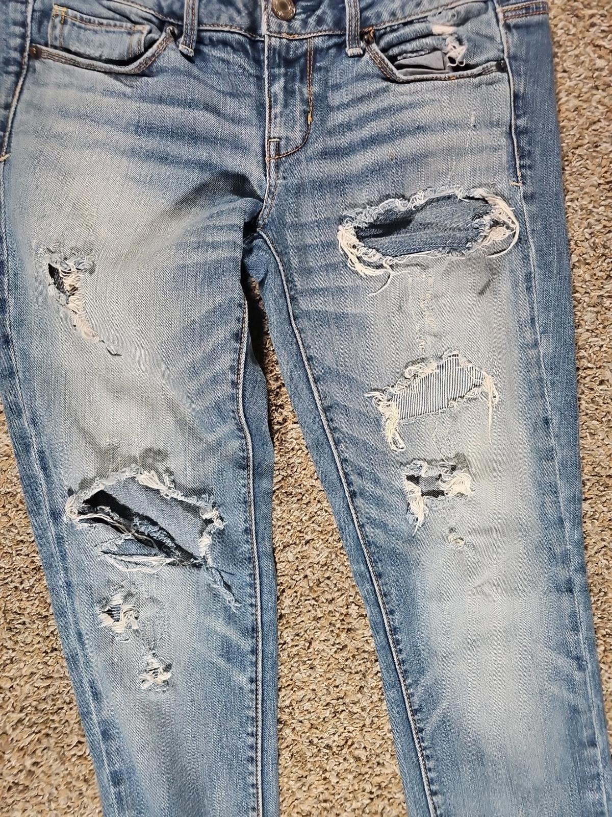 American Eagle 6 Stretch Skinny Destroyed Jeans