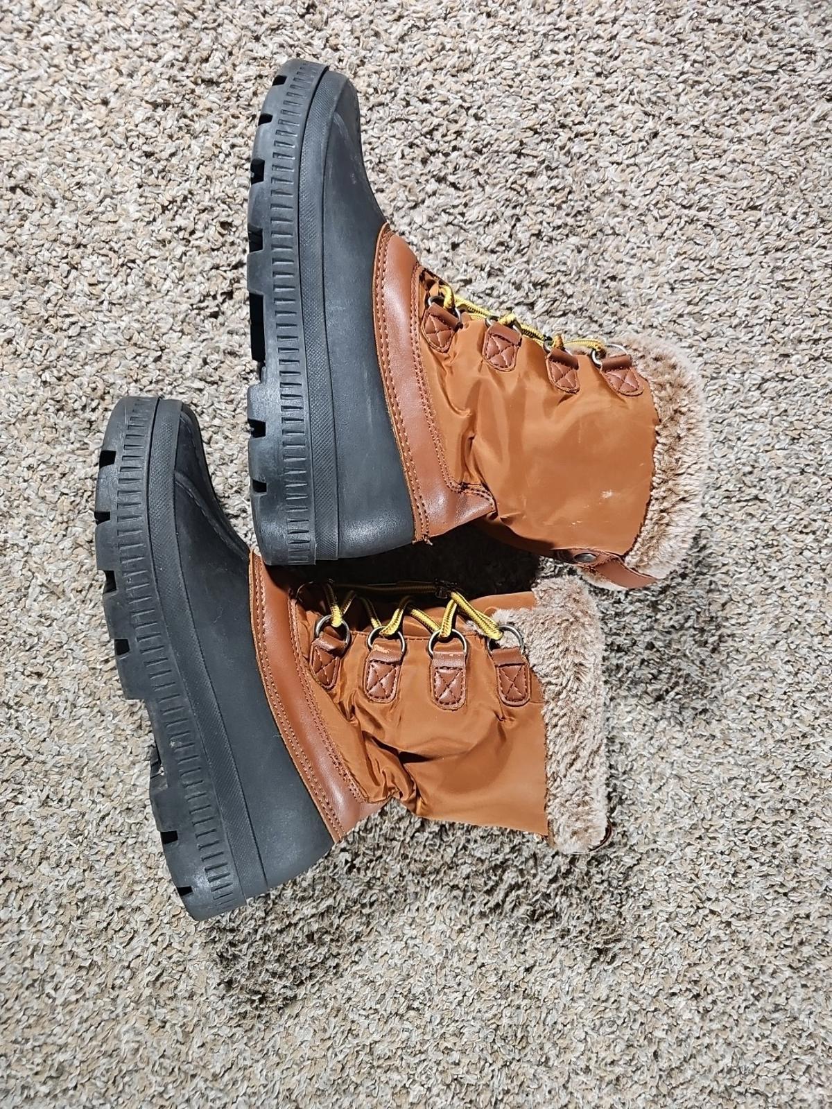 Time & Tru WMTT42CJ402 winter Boots