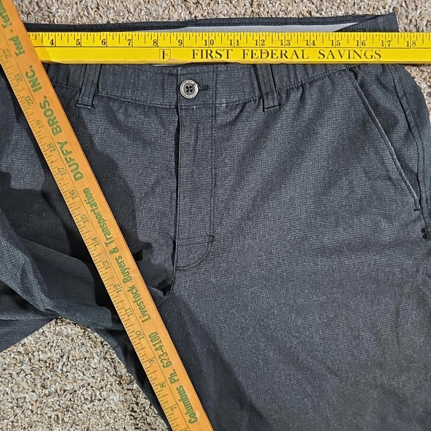 Under Armour Golf Shorts Mens 36 Charcoal Gray HeatGear Loose Fit Performance