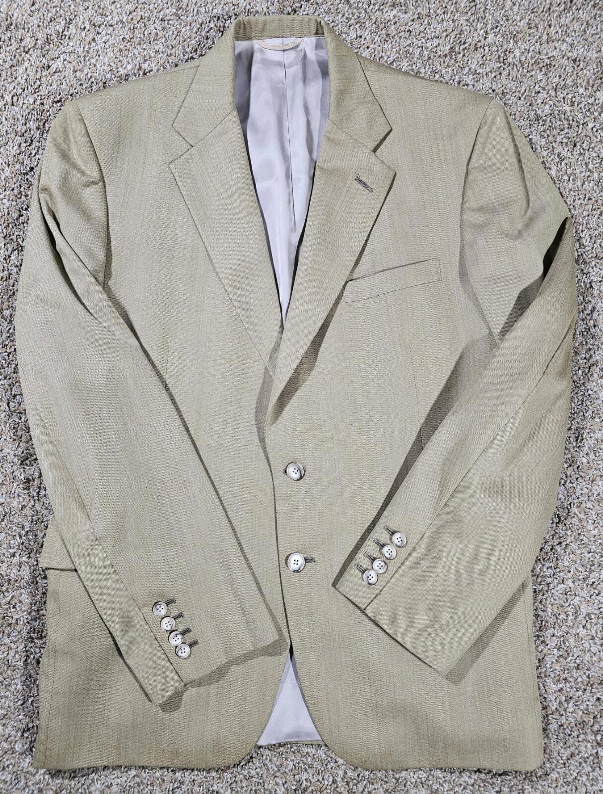 Hand Tailored Tom James Innocenti Oro tan suit APPROX C44W35