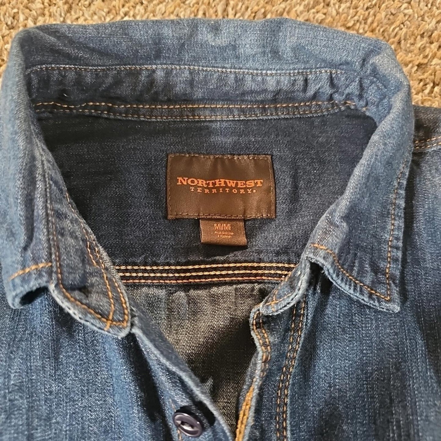 Northwest Territory M Denim Button Up Shirt