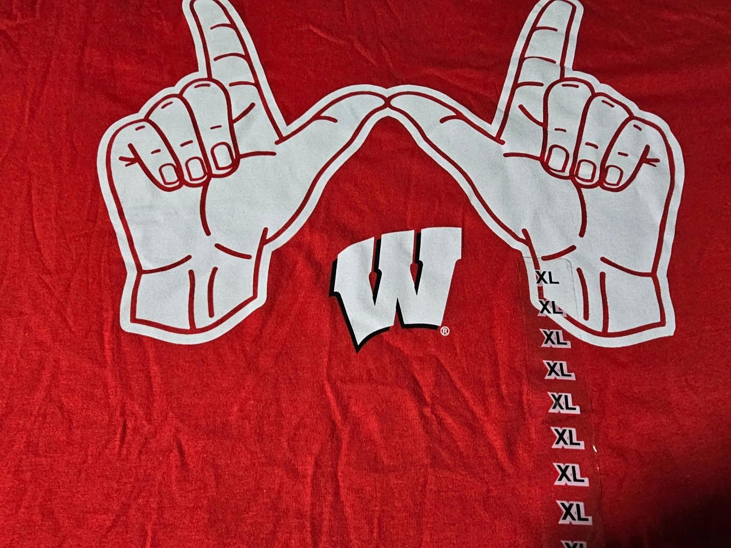 Fanatics Wisconsin Badgers Finger W Red Tshirt XL