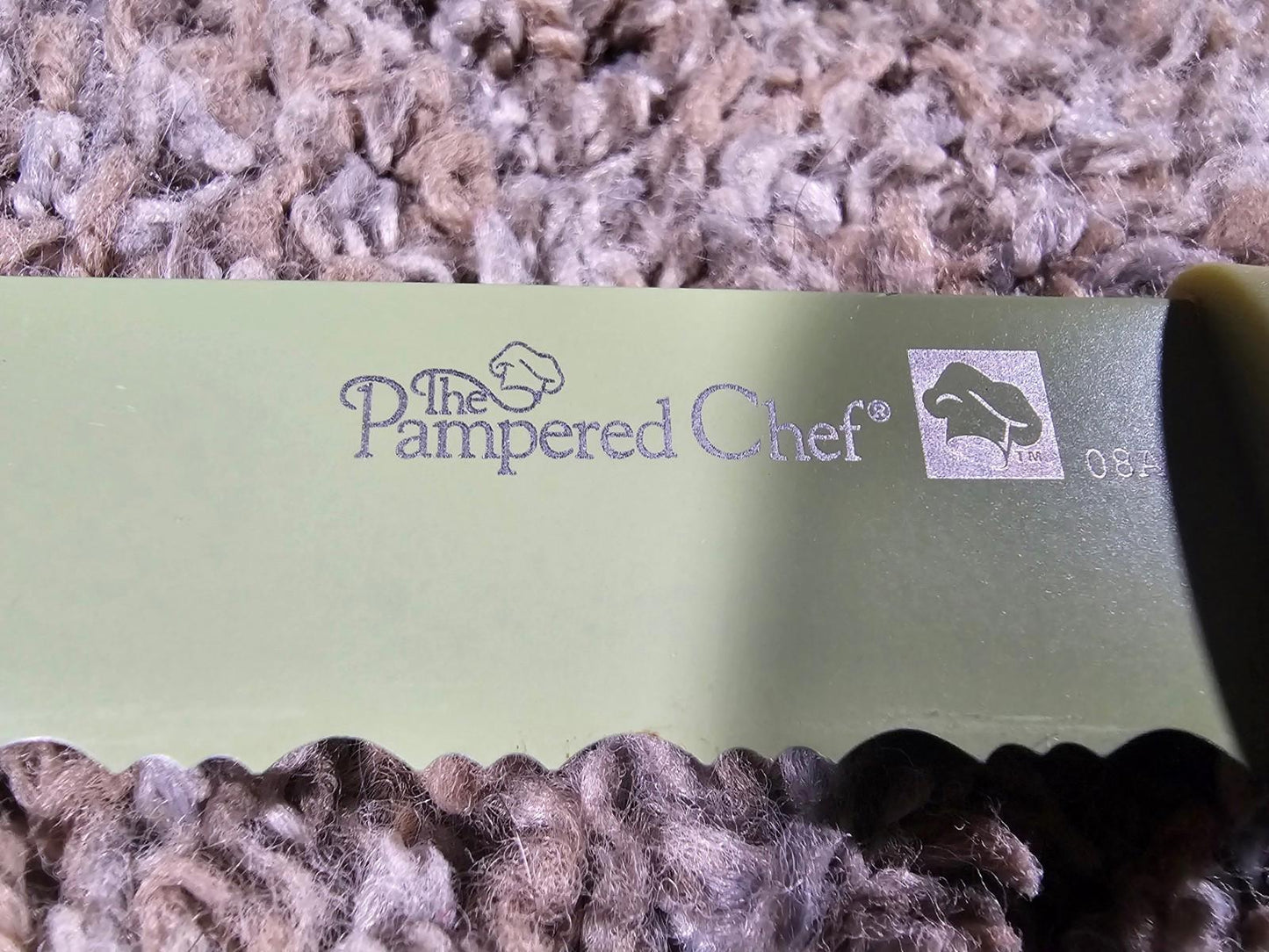 The Pampered Chef green D8A knife With Blade Cover Sheath