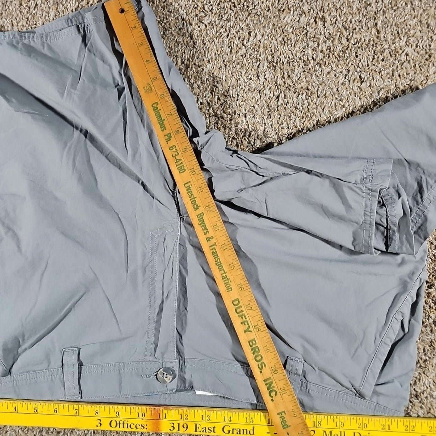 Columbia 42 Gray Shorts