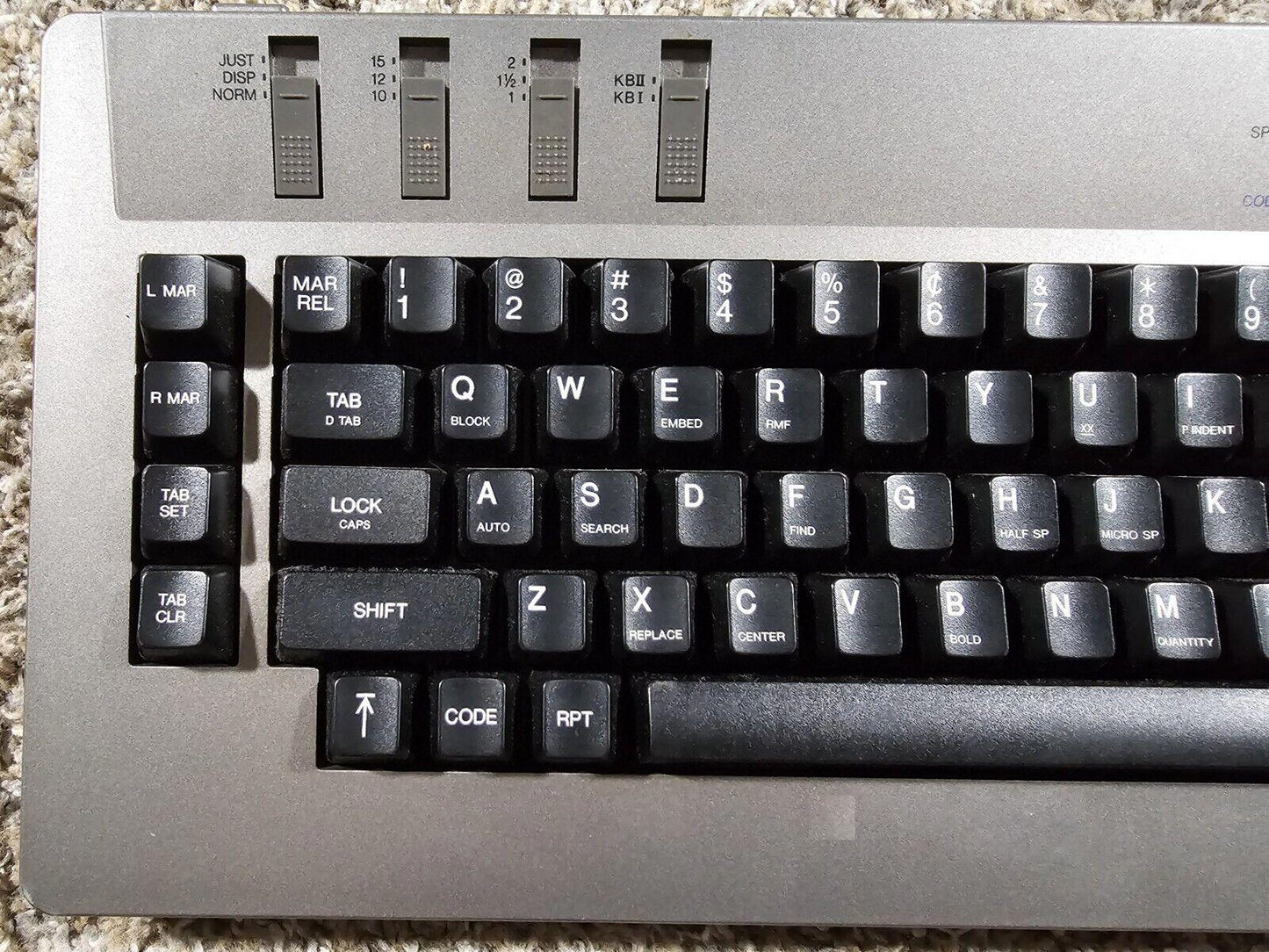 Vintage Panasonic Accu-Spell Keyboard Plus Thesaurus Rare