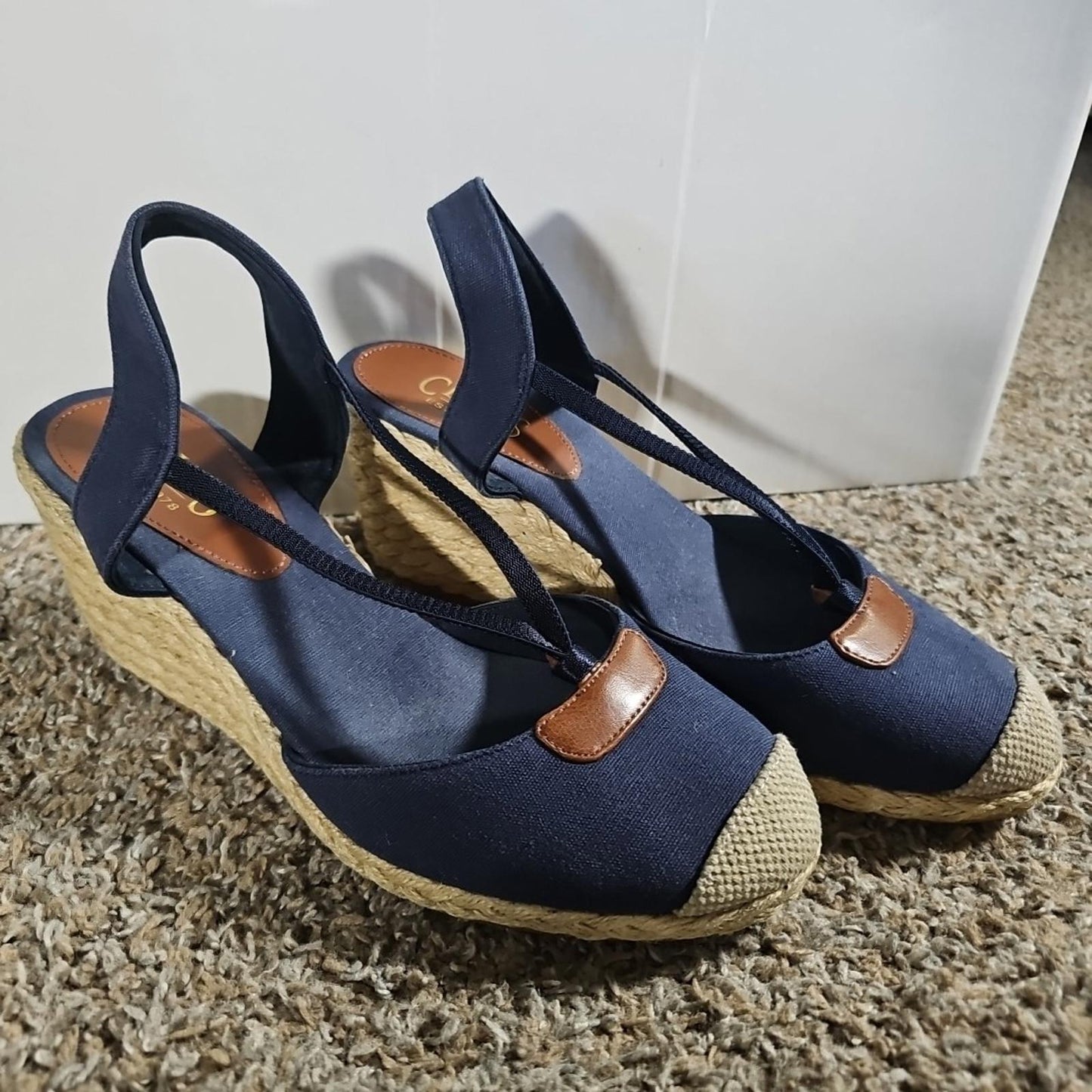 Chaps Clarisa Wedge Heel Sandal Sz 9B
