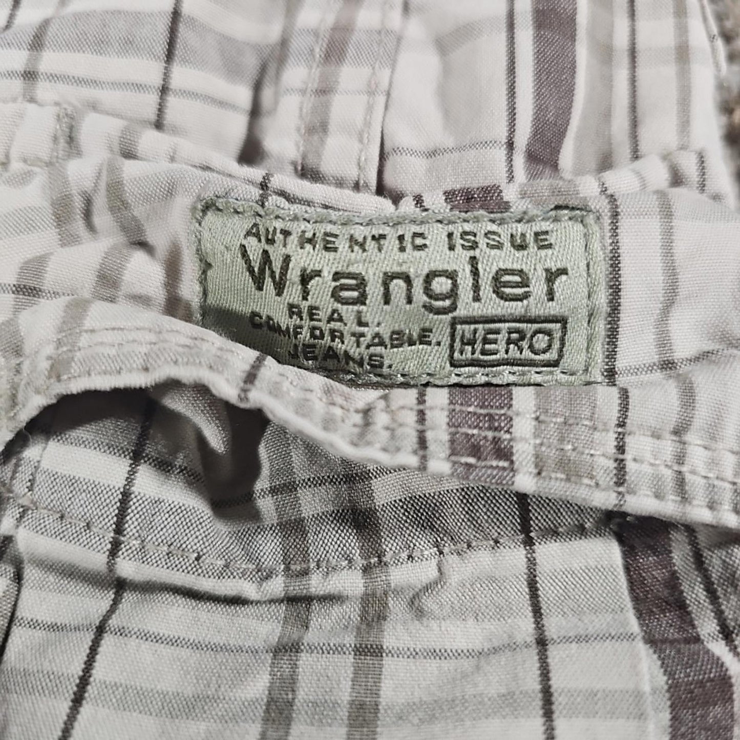 Wrangler Authentic Issue HERO Sz 32 Cargo Shorts