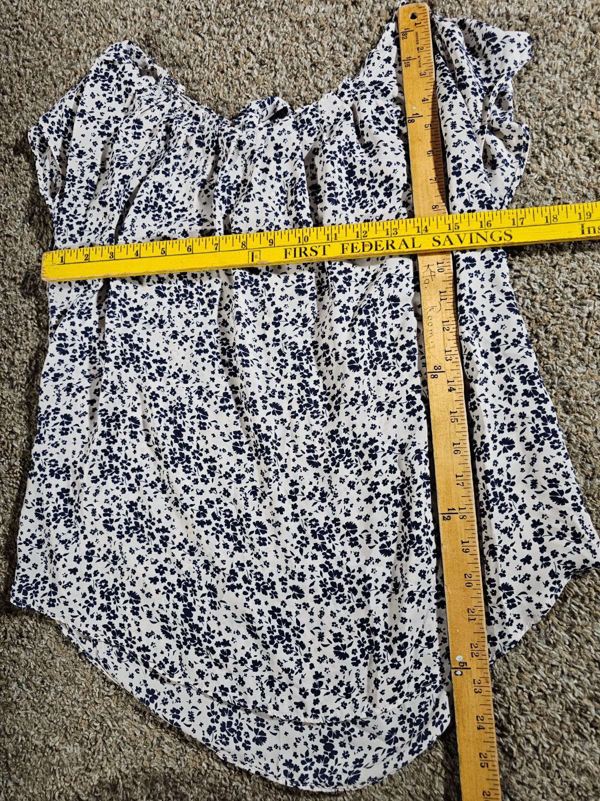 LC Lauren Conrad Floral Sheer Sleeveless Pleated Blouse Sz M