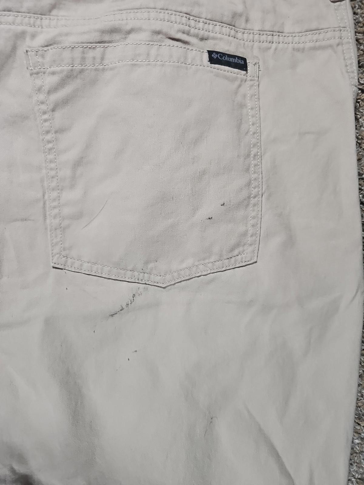 Columbia Regular Fit 54x32 Straight Leg Khaki Pants