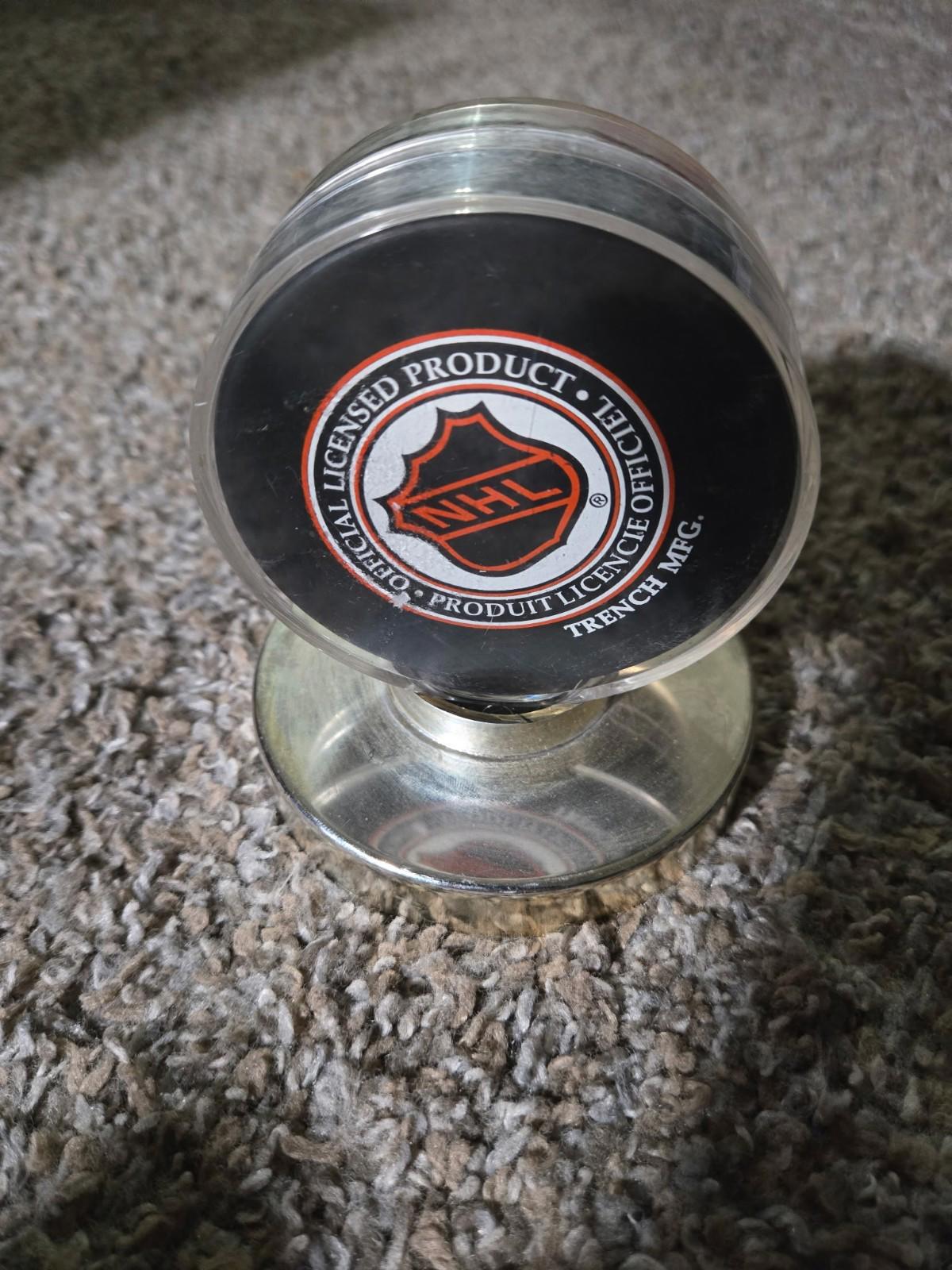 San Jose Sharks Vintage Logo NHL Hockey Puck Trench Mfg Display Case