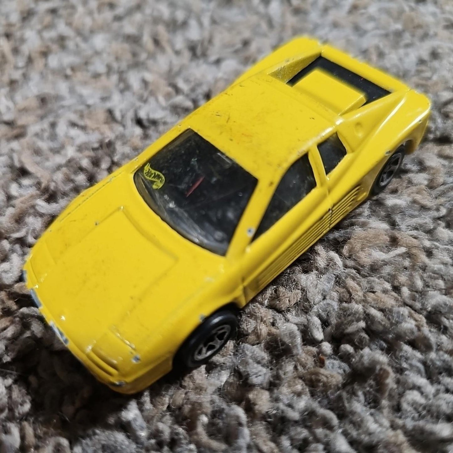 Vintage RARE HOT WHEELS Yellow Die Cast Ferrari Testarossa