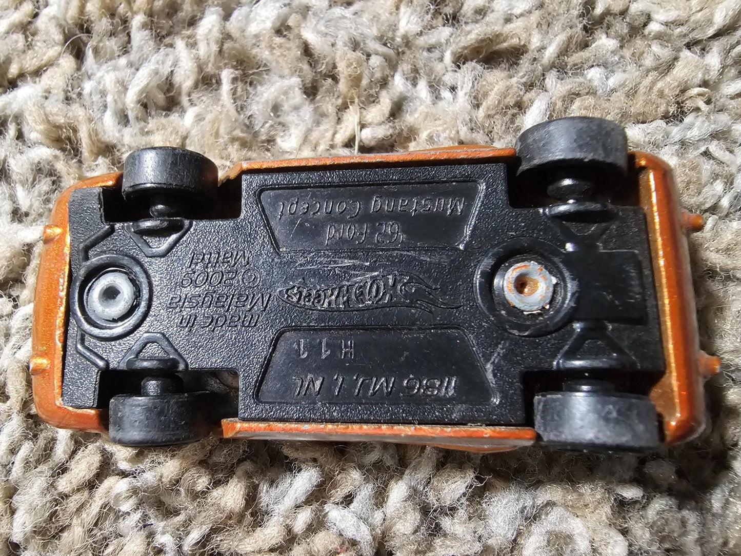 2009 Mattel Hot Wheels 62' Ford Mustang concept Toy Car 1:64