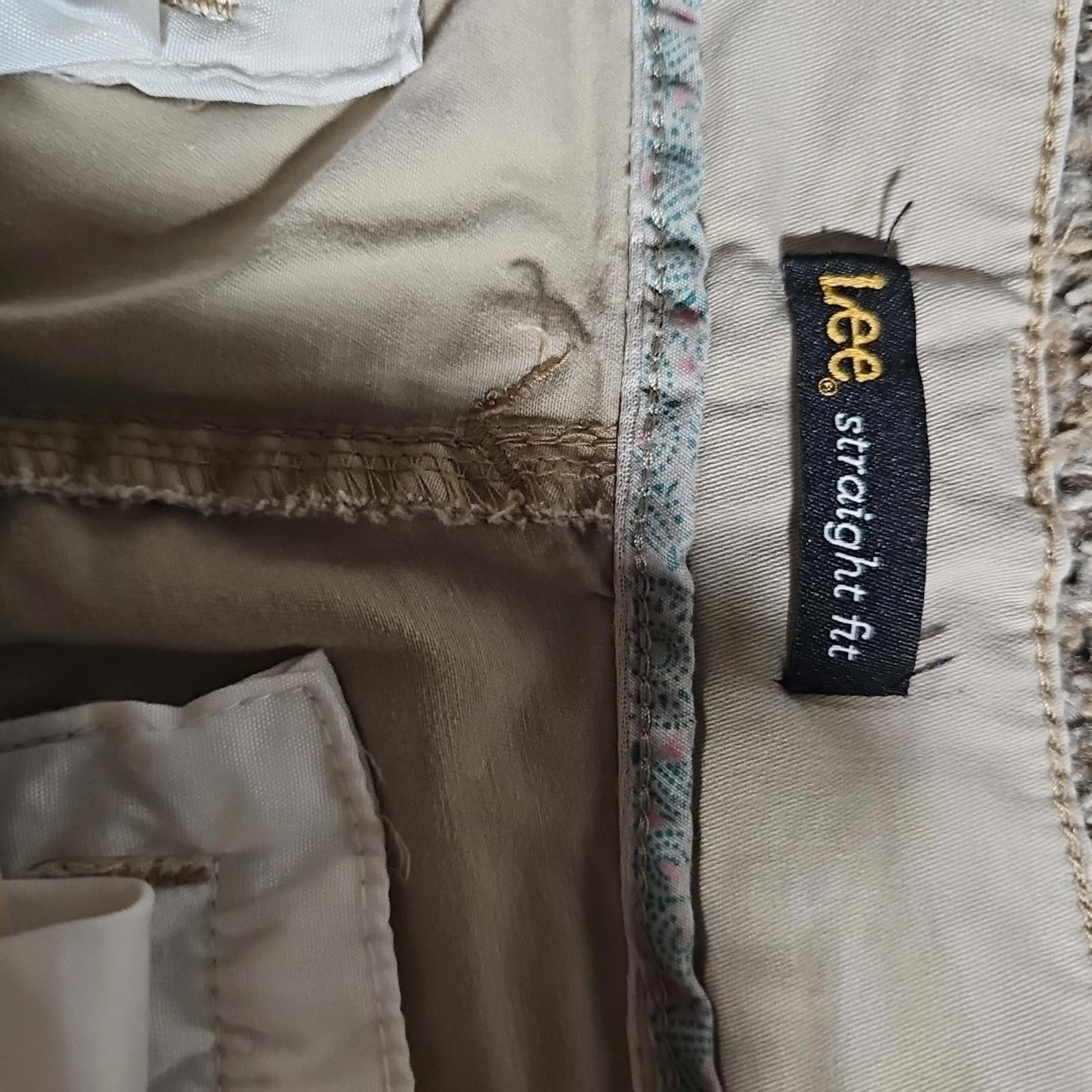 Lee Women Straight Fit Khaki Cargo Shorts 10M Outdoor Casual